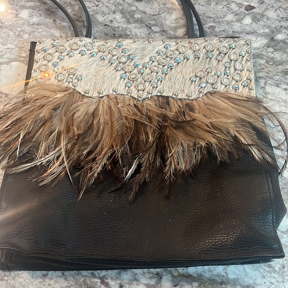 Leather purse with feathers and crystals - Picture 2 of 10